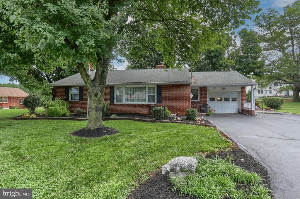 Photo of 3 Pfautz Avenue, LITITZ, PA 17543 (MLS # PALA2072378)