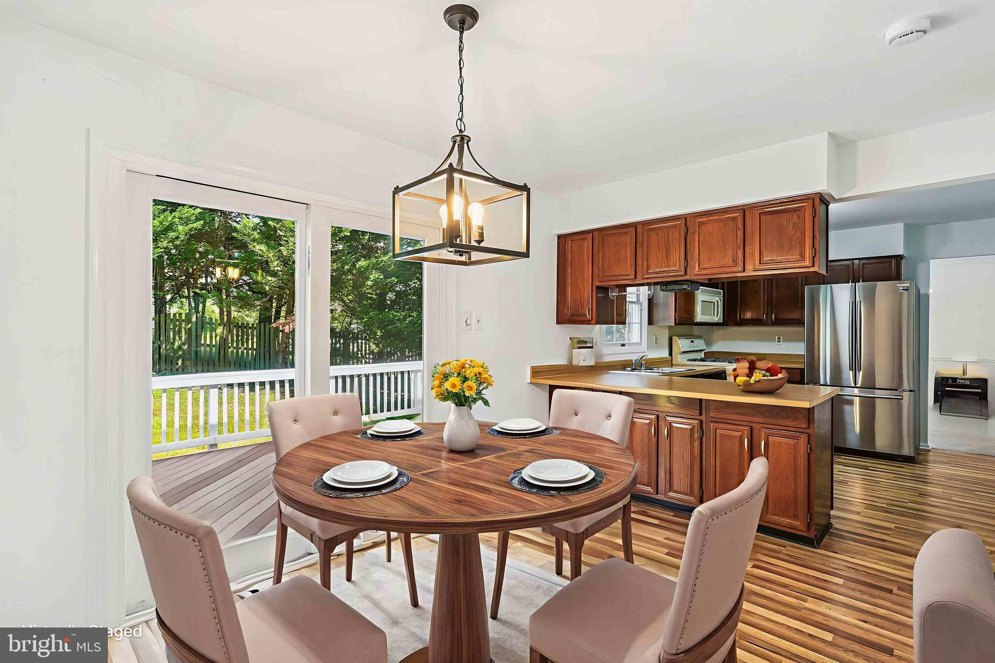 1944 AUTUMN RIDGE CIRCLE