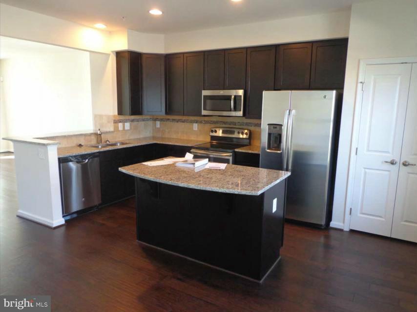 ST CHARLES SUB - FIELDSIDE - Residential Lease