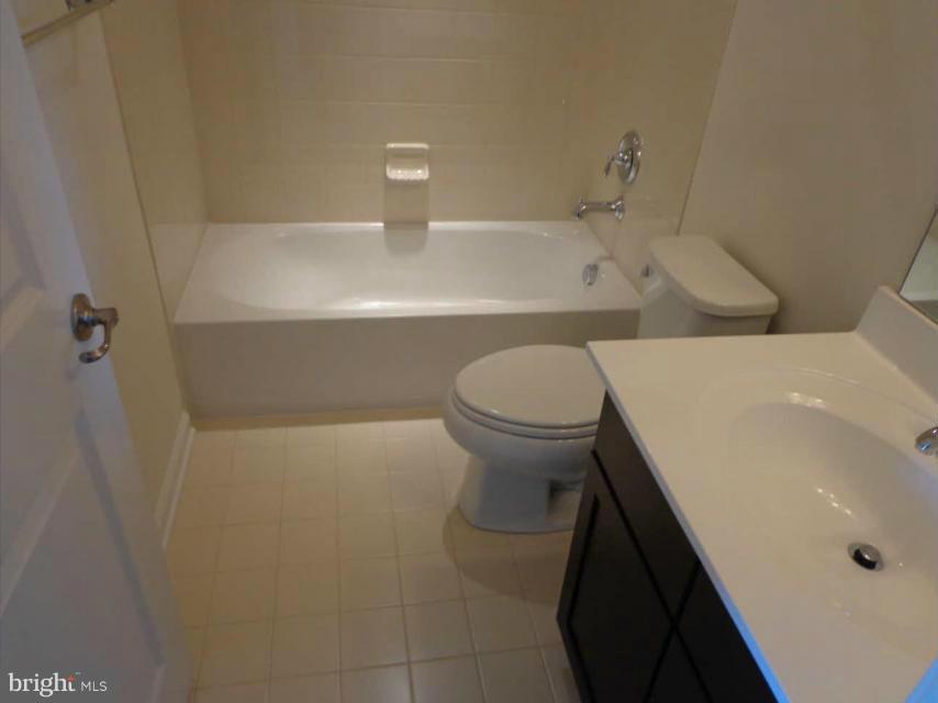 ST CHARLES SUB - FIELDSIDE - Residential Lease