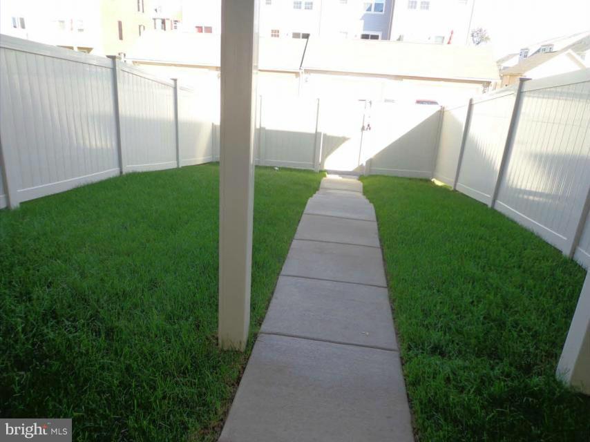 ST CHARLES SUB - FIELDSIDE - Residential Lease