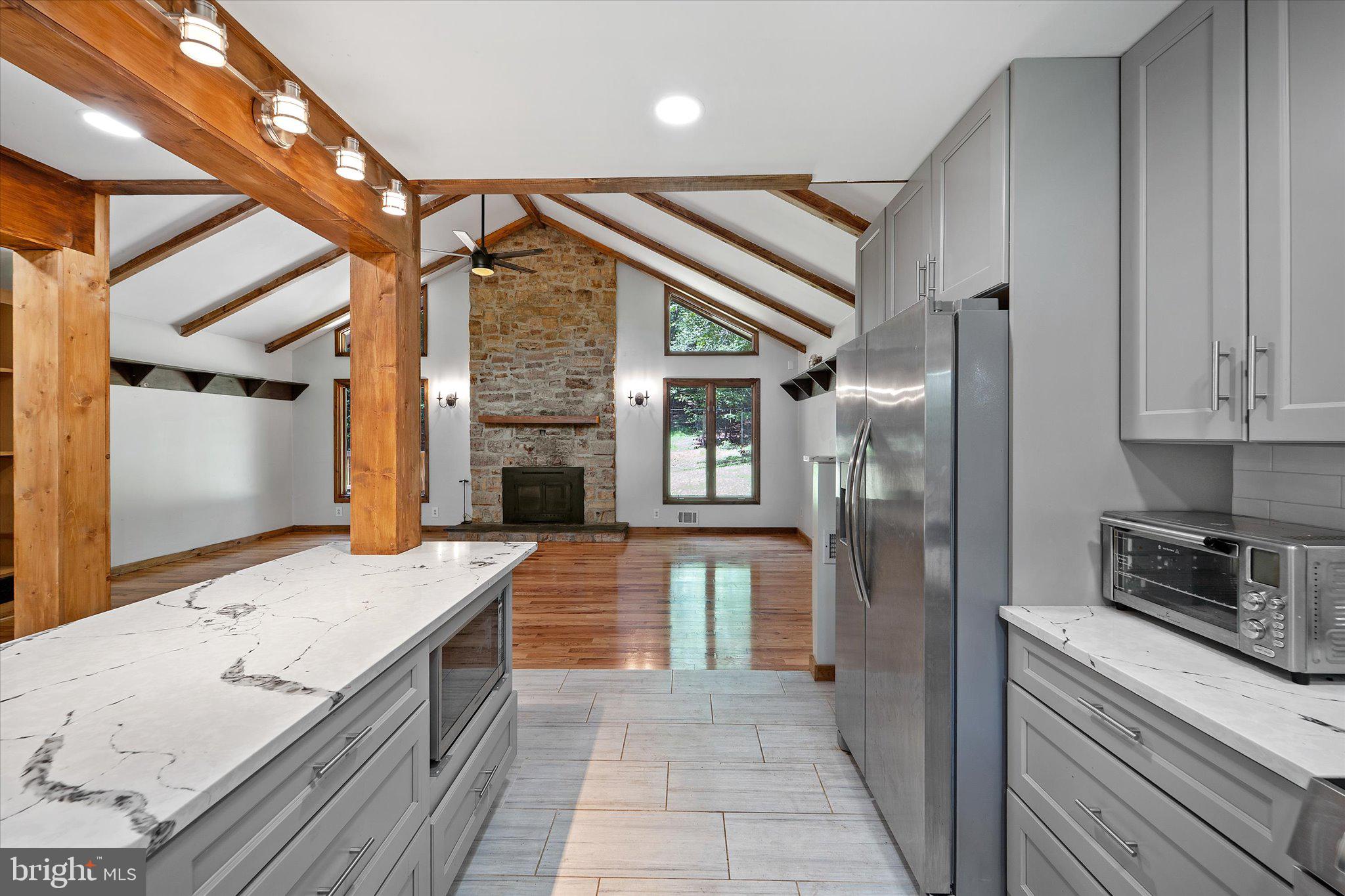 BULL RUN MOUNTAIN ESTATE - Residential