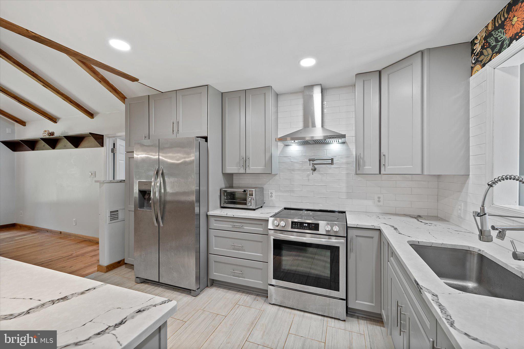 BULL RUN MOUNTAIN ESTATE - Residential