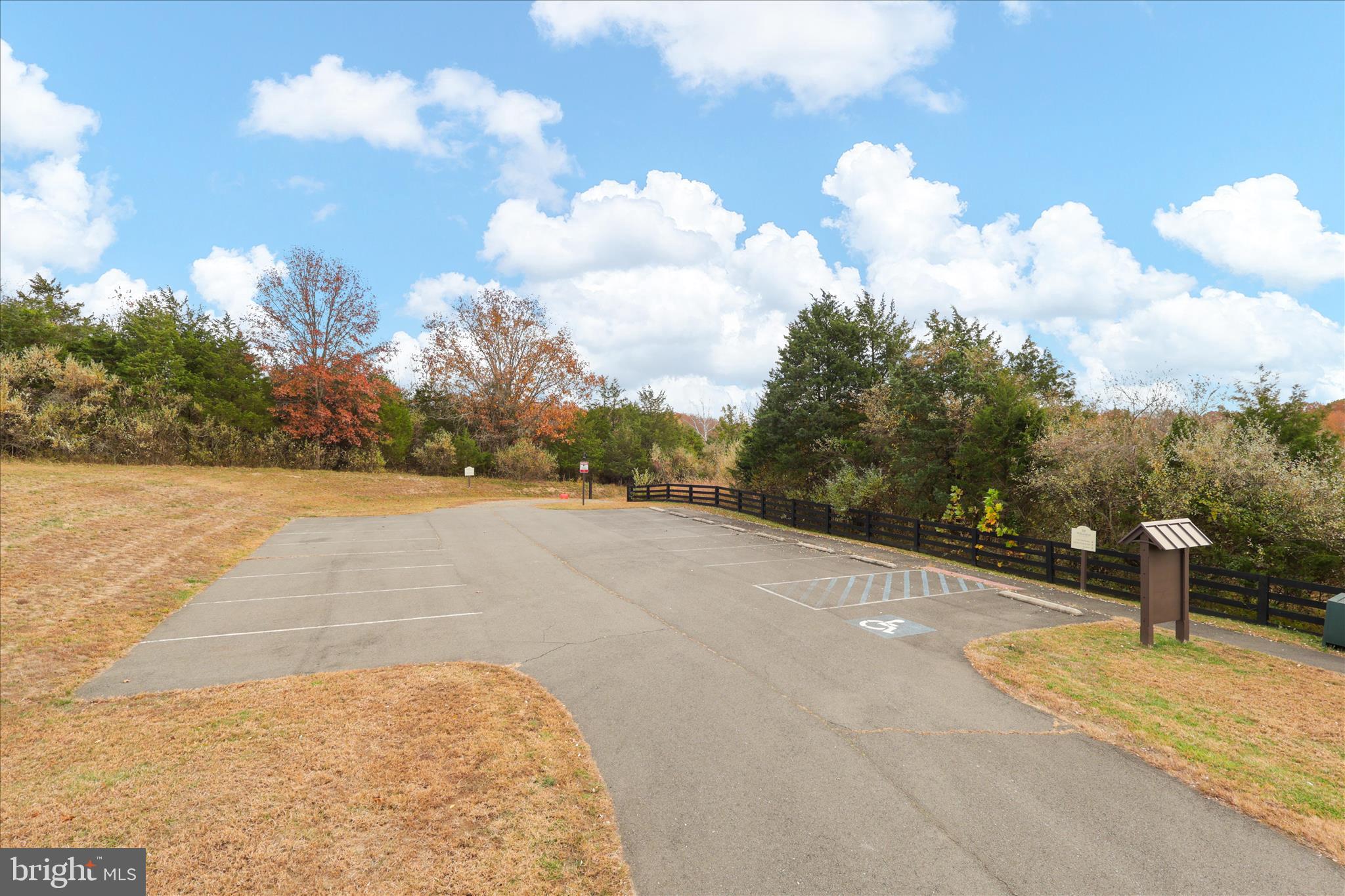 GREENS SOUTH AT WILLOWSF - Residential