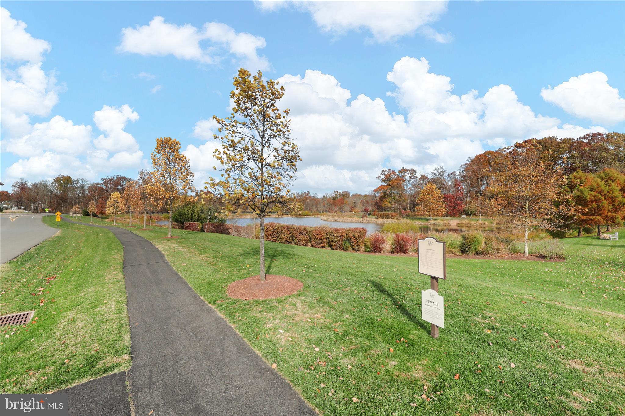 GREENS SOUTH AT WILLOWSF - Residential