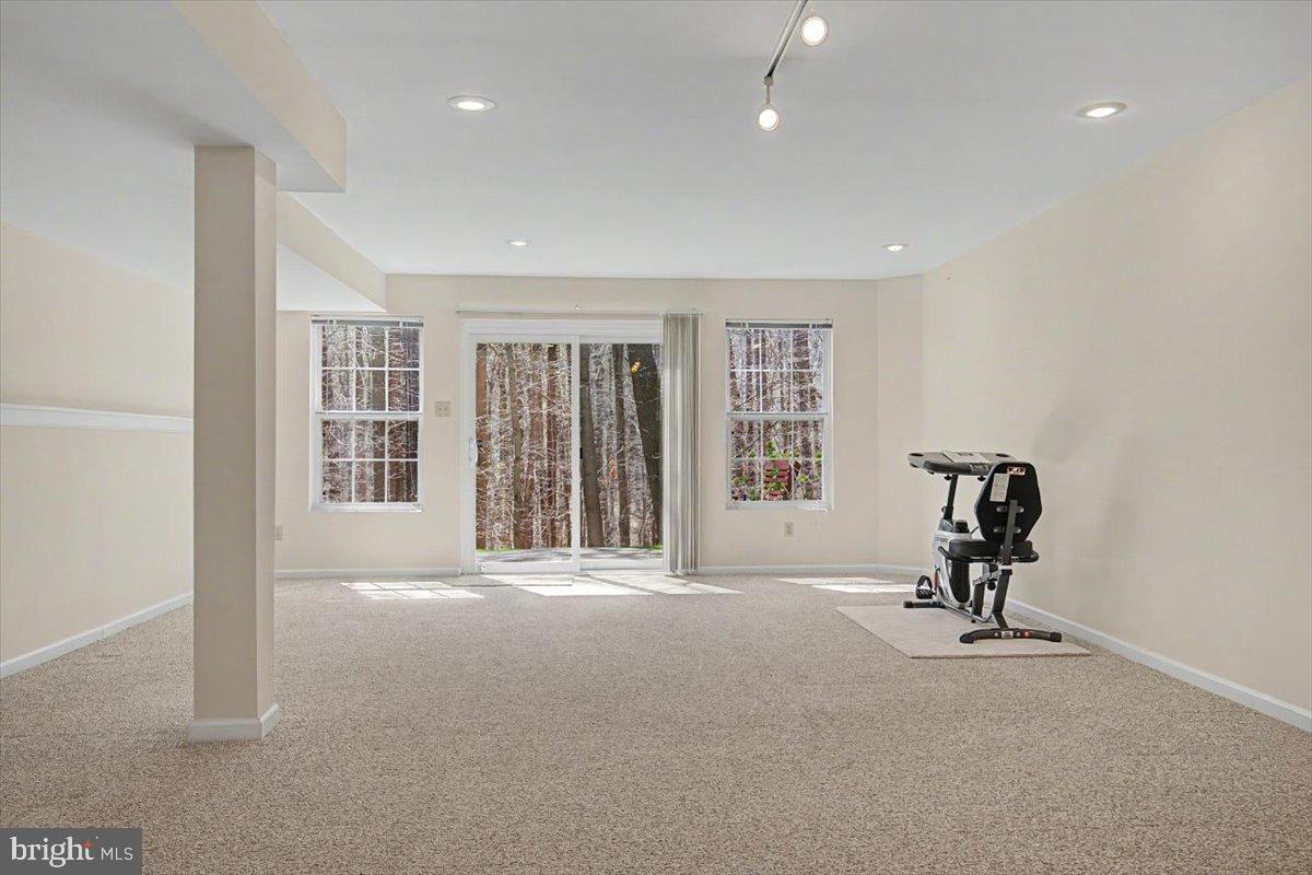 NORTH POINTE - Residential