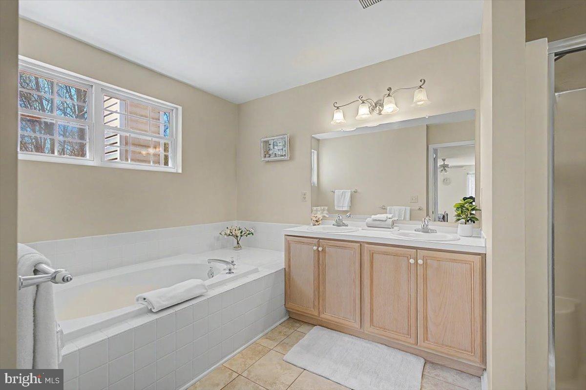 NORTH POINTE - Residential