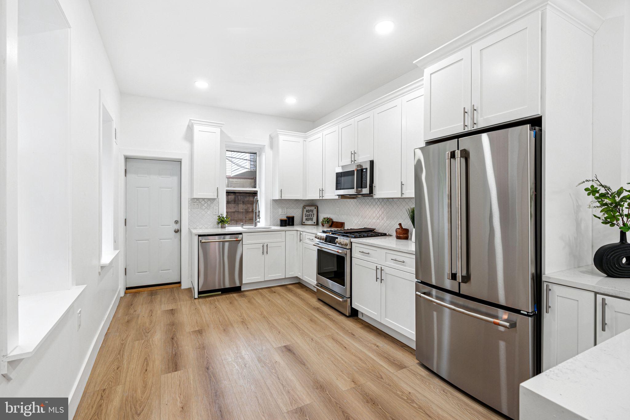 PASSYUNK SQUARE - Residential