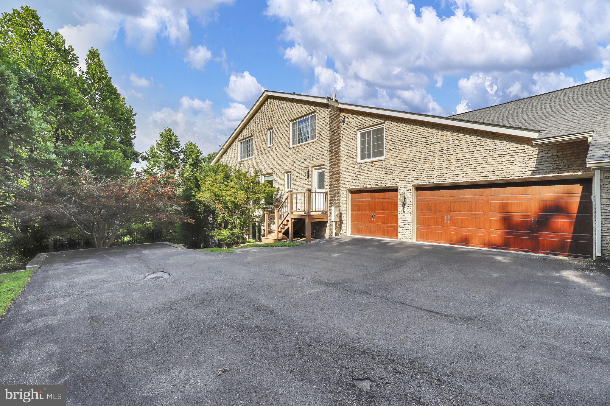 1 PINEY MEETINGHOUSE COURT
