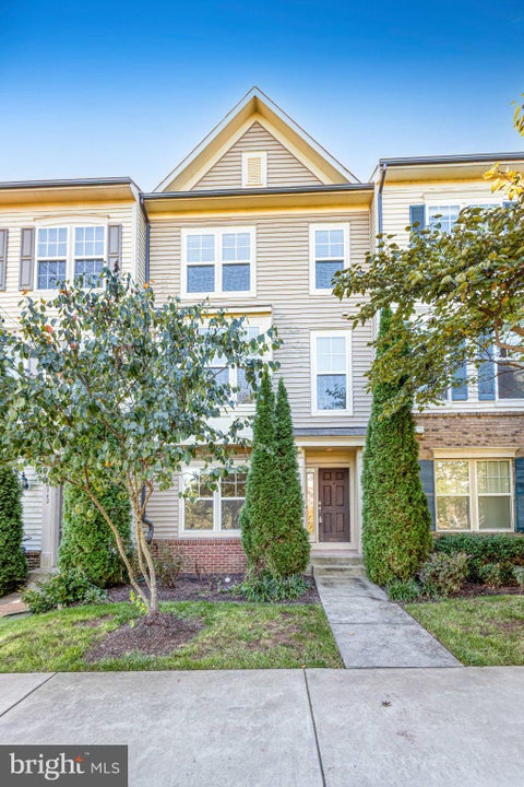 Townhouse For Rent - 8940 Dahlgren Ridge Road<br/> MANASSAS, VA 20111