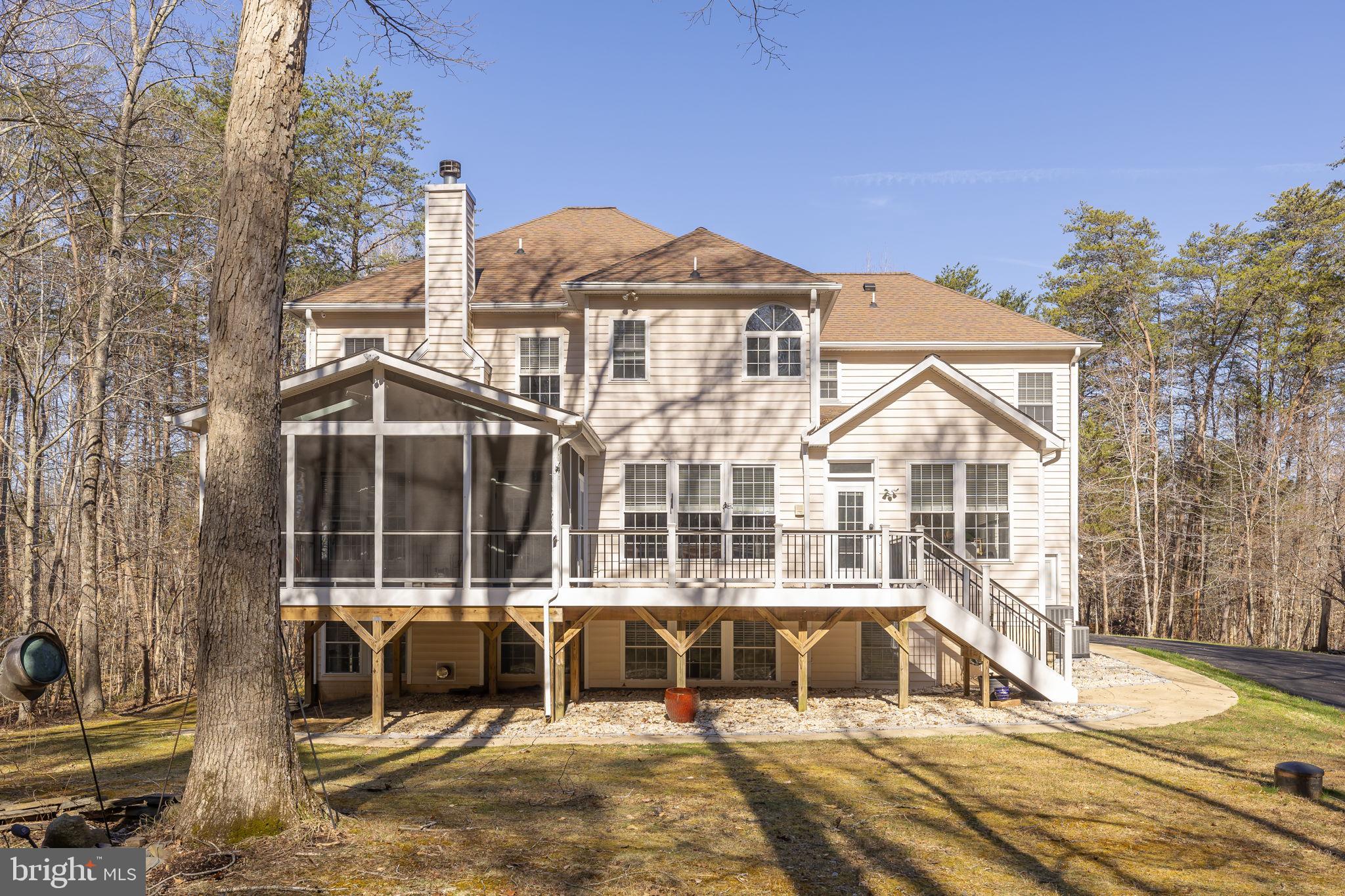 15 WINNING COLORS ROAD