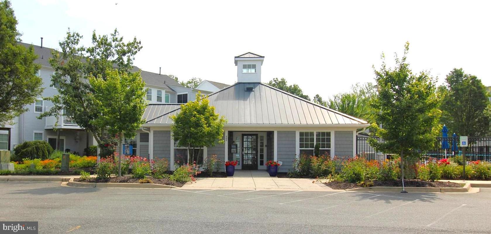 413 WATERFIELD COURT