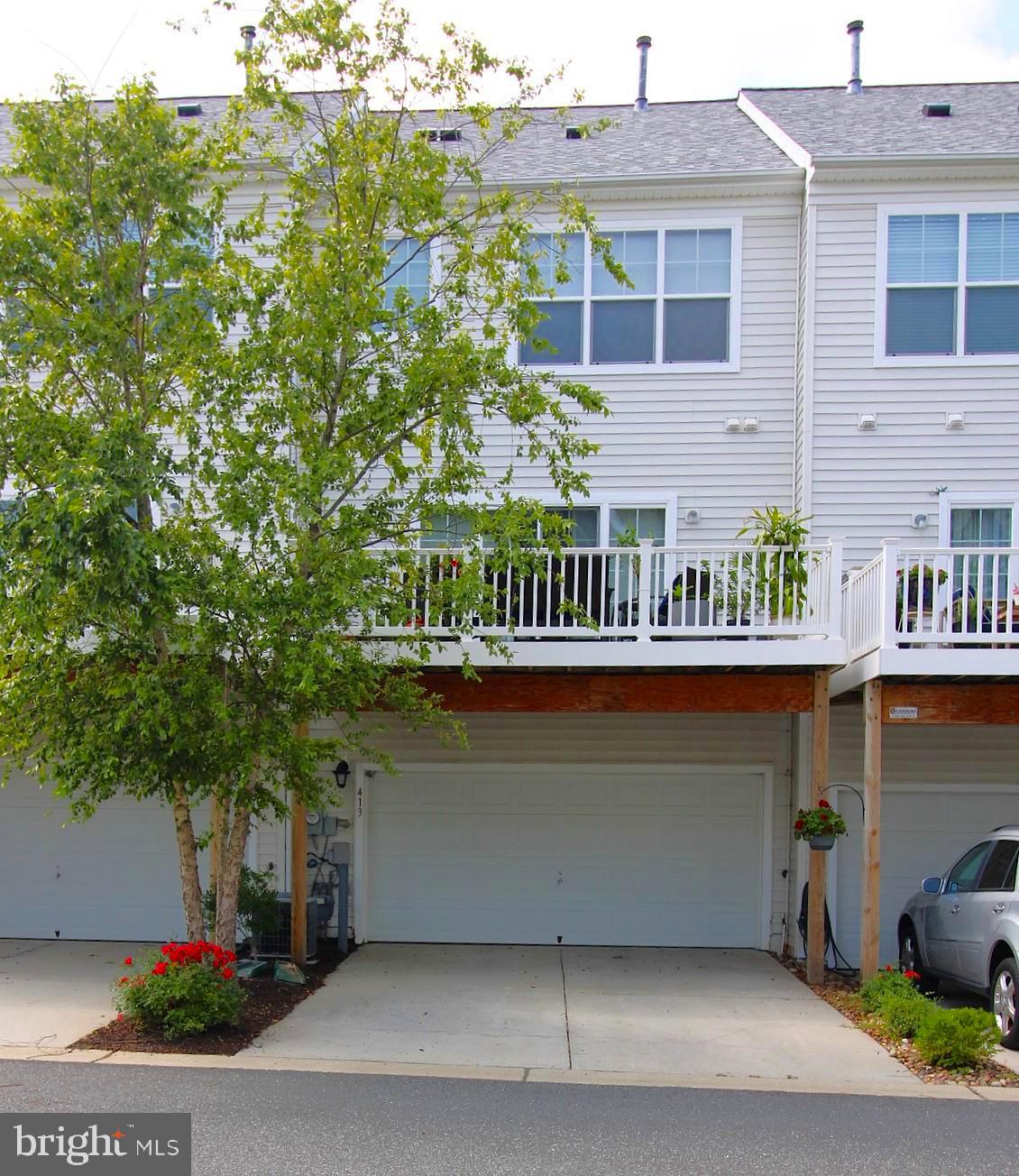 413 WATERFIELD COURT