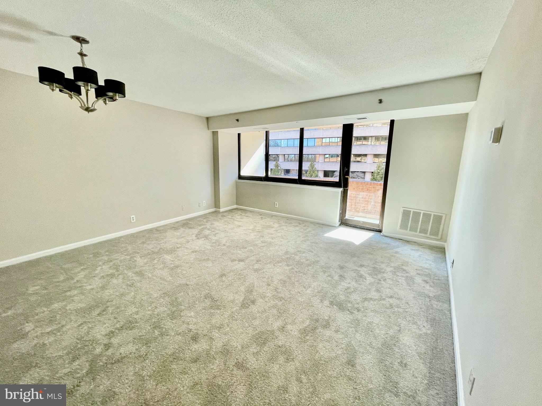 CRYSTAL PARK - Residential Lease