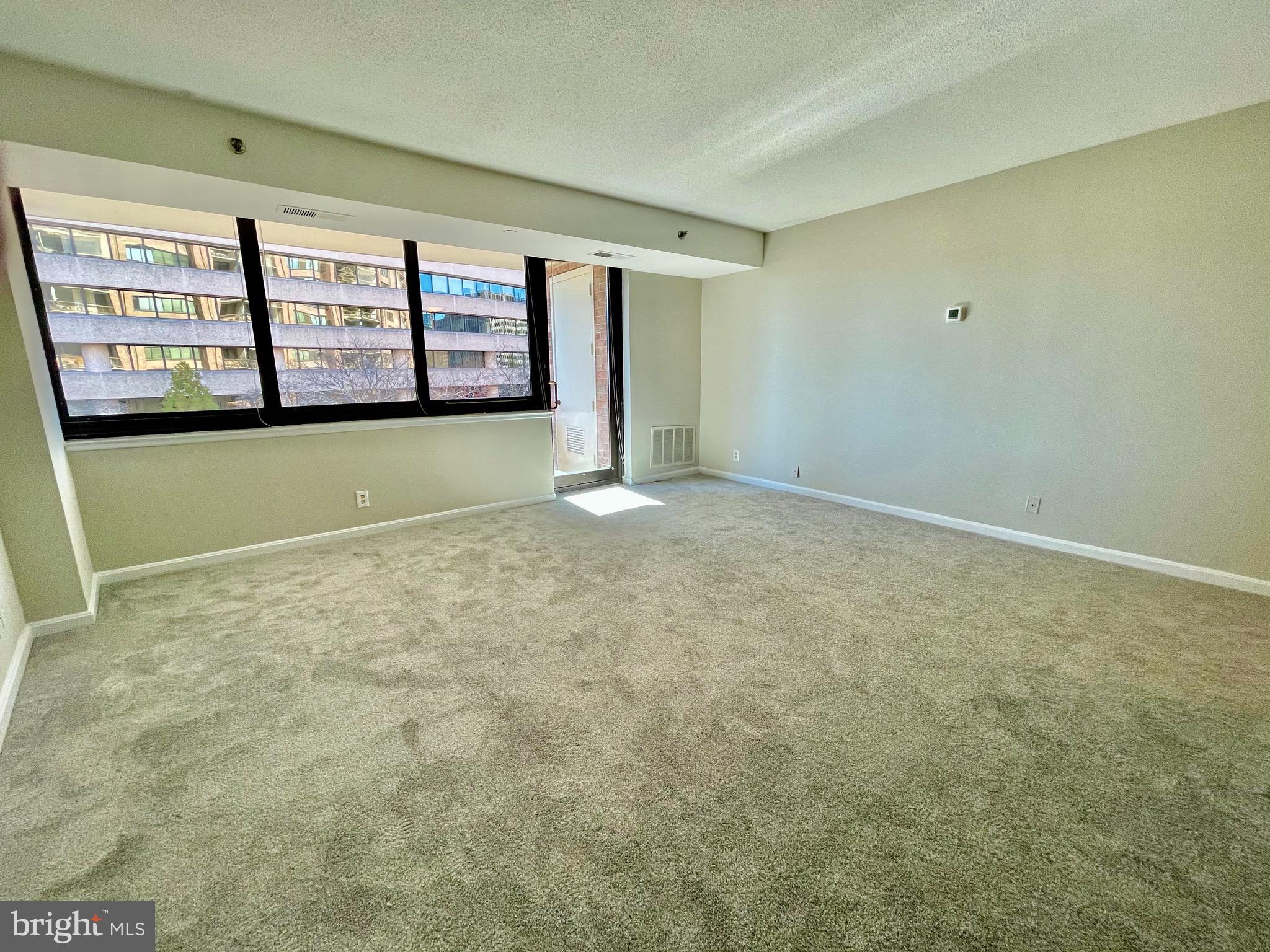 CRYSTAL PARK - Residential Lease