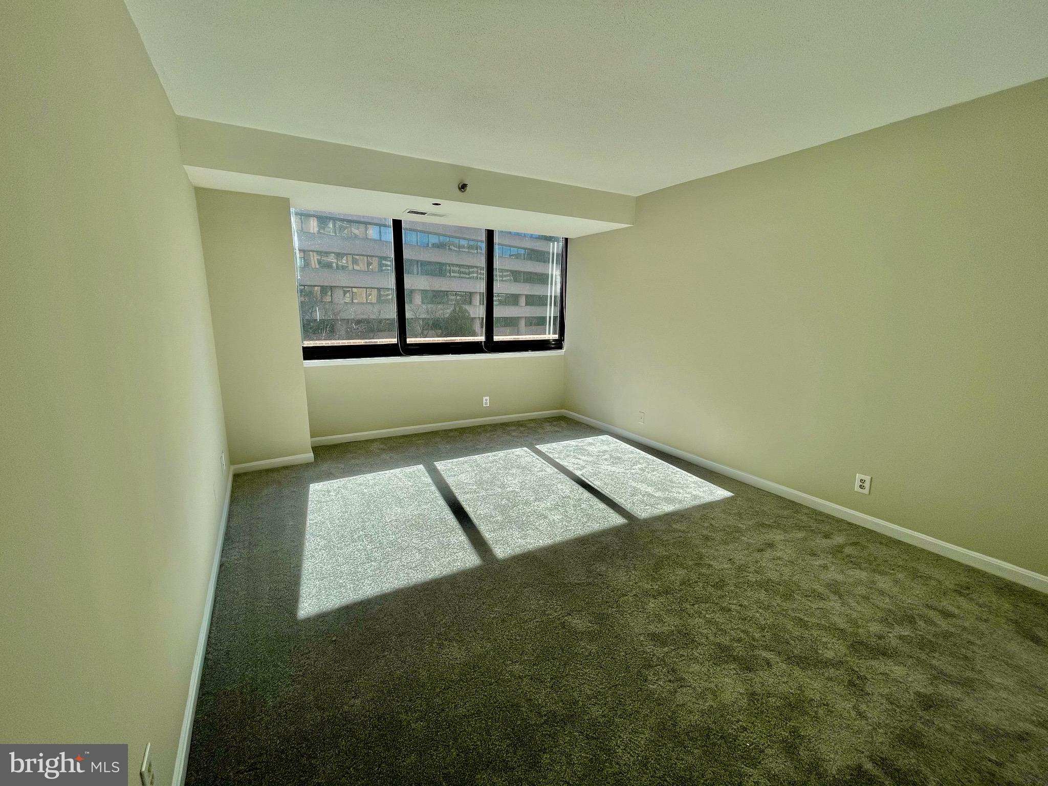 CRYSTAL PARK - Residential Lease