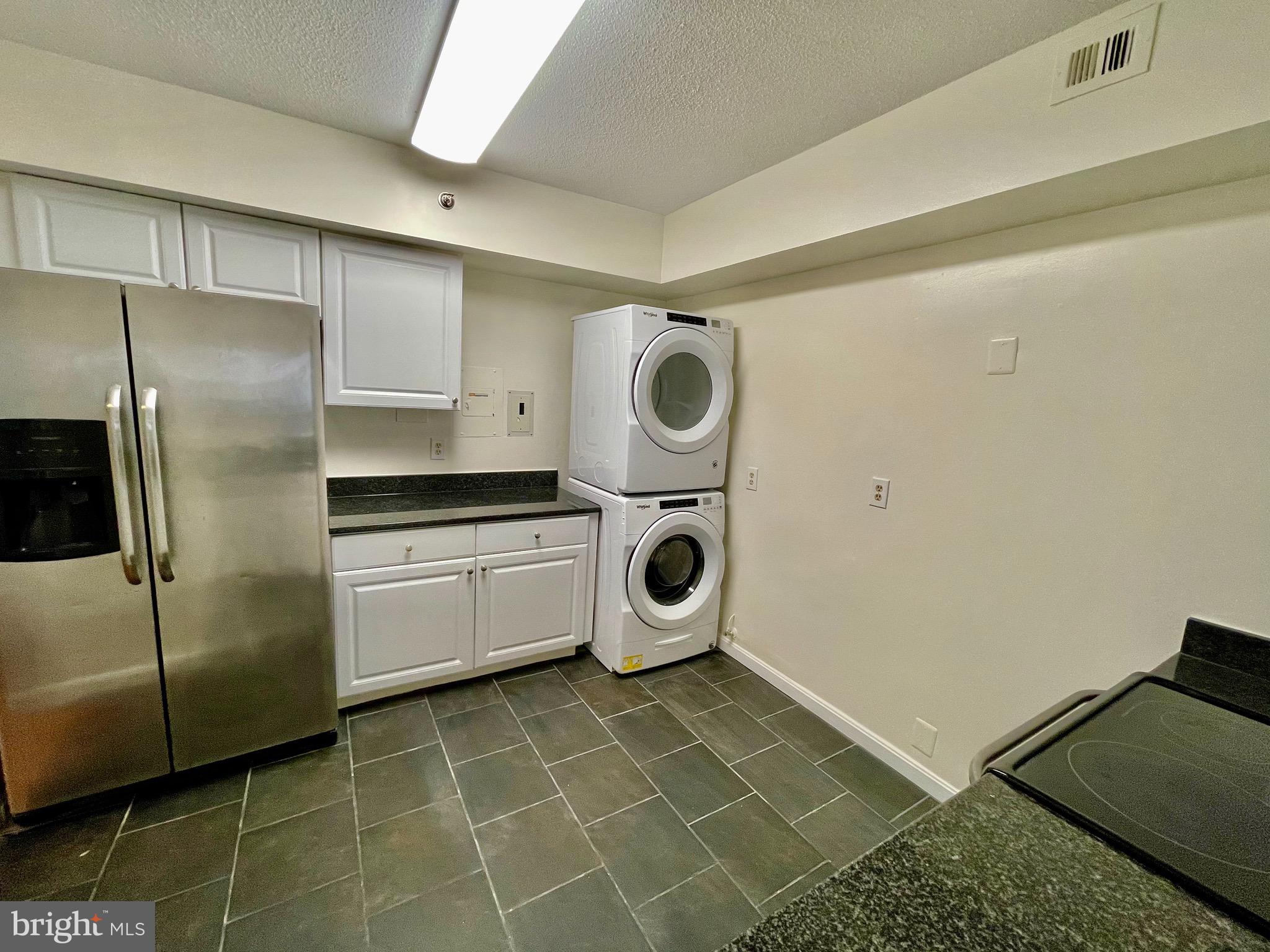 CRYSTAL PARK - Residential Lease