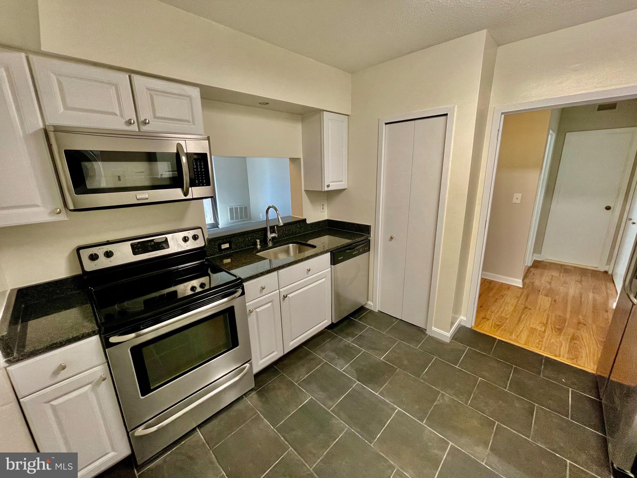 CRYSTAL PARK - Residential Lease