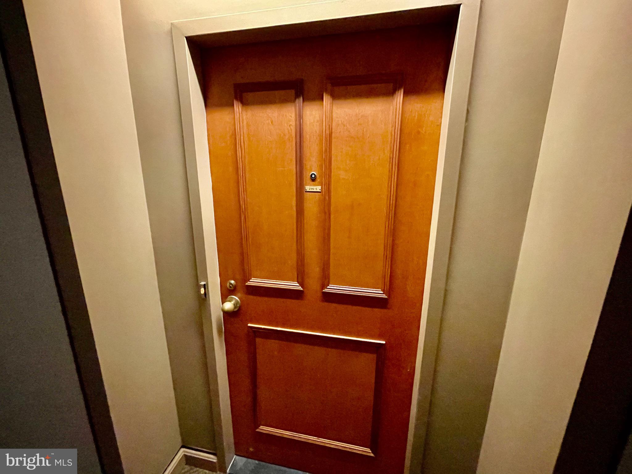 CRYSTAL PARK - Residential Lease