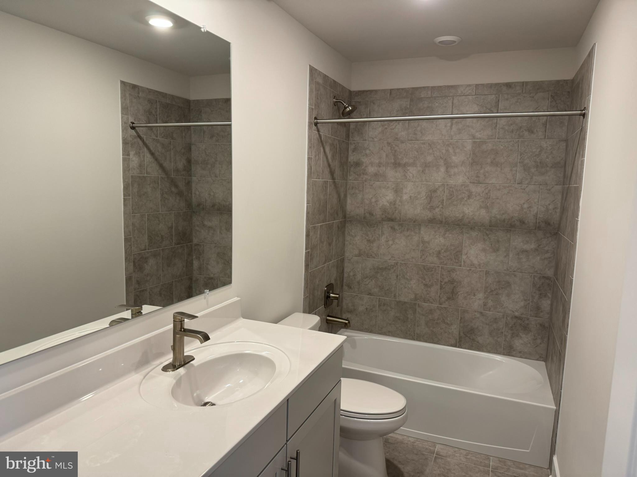 PATAPSCO GLEN - Residential Lease