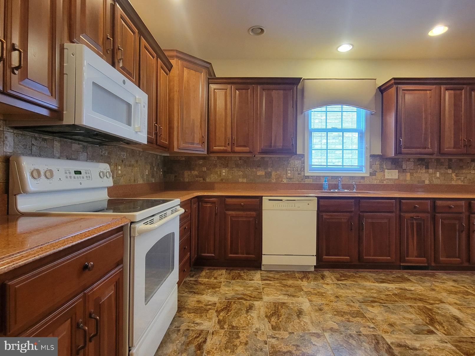 1852 MERIDIAN DRIVE