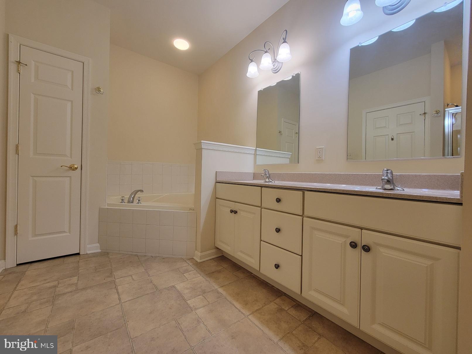 GREENWICH PARK - Residential