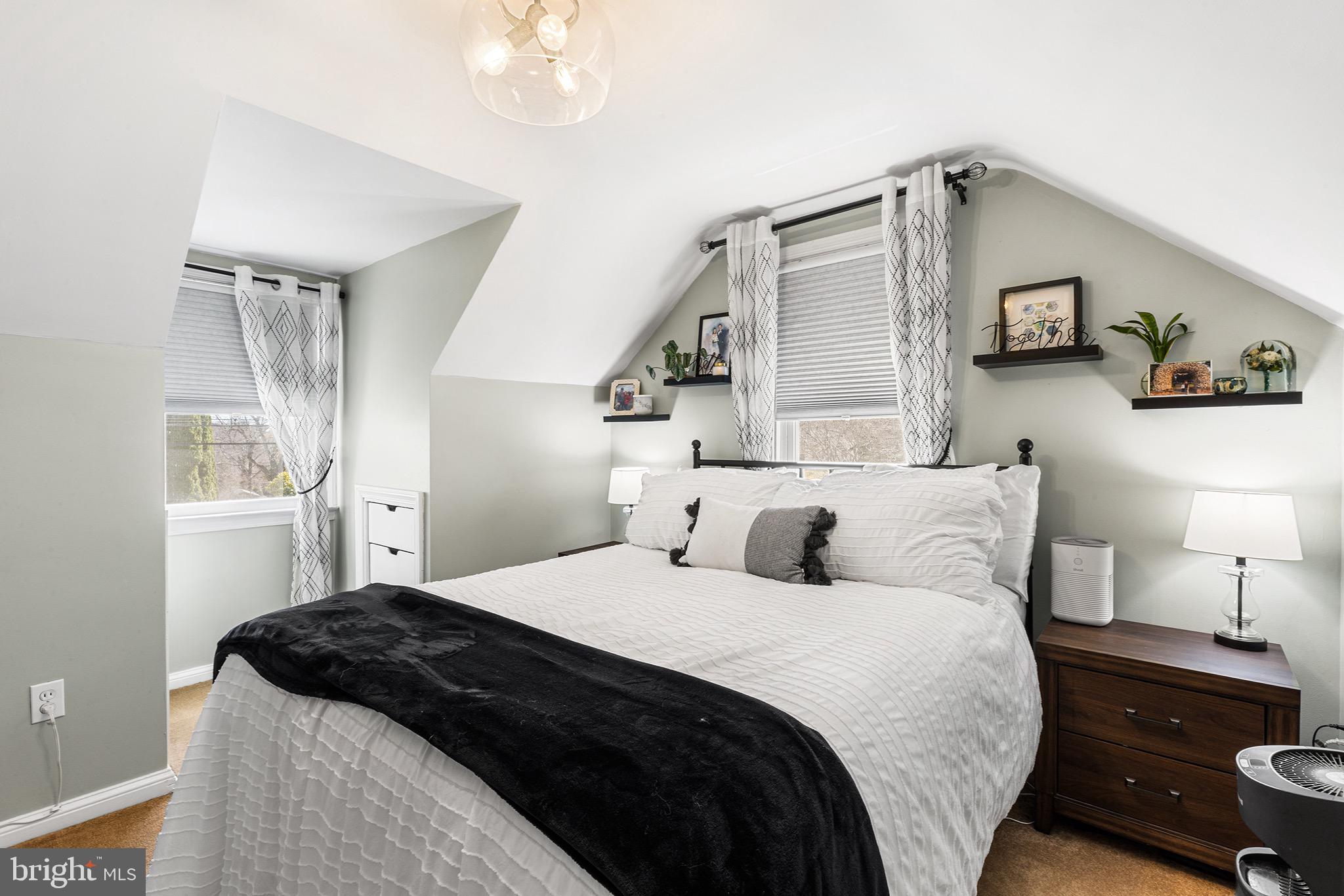 NEWTOWN SQ - Residential