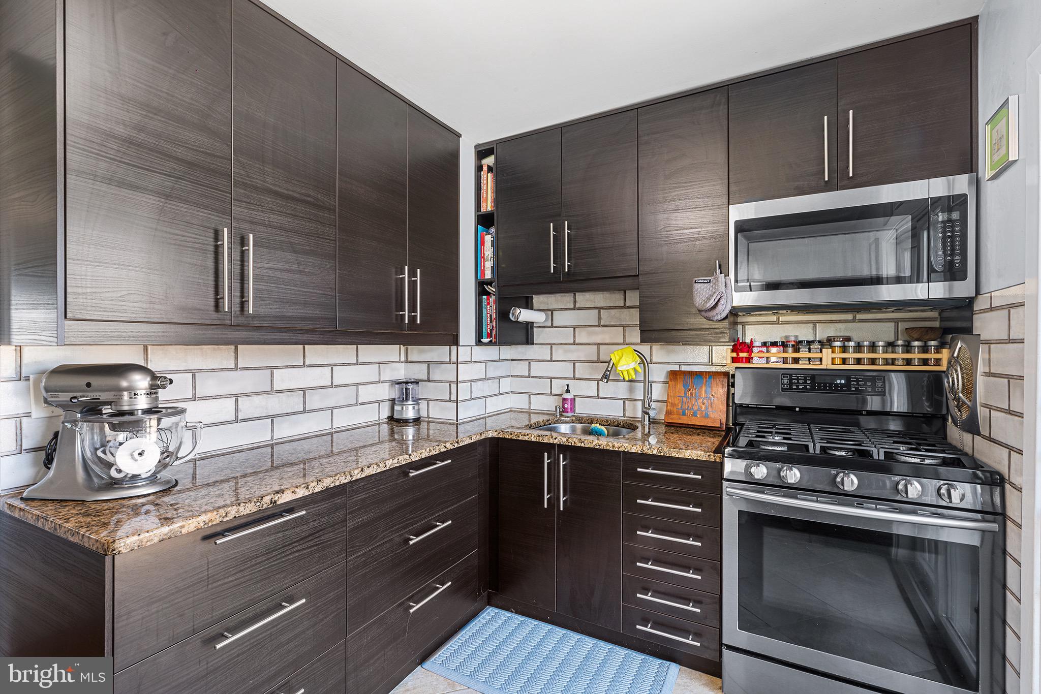 NEWTOWN SQ - Residential