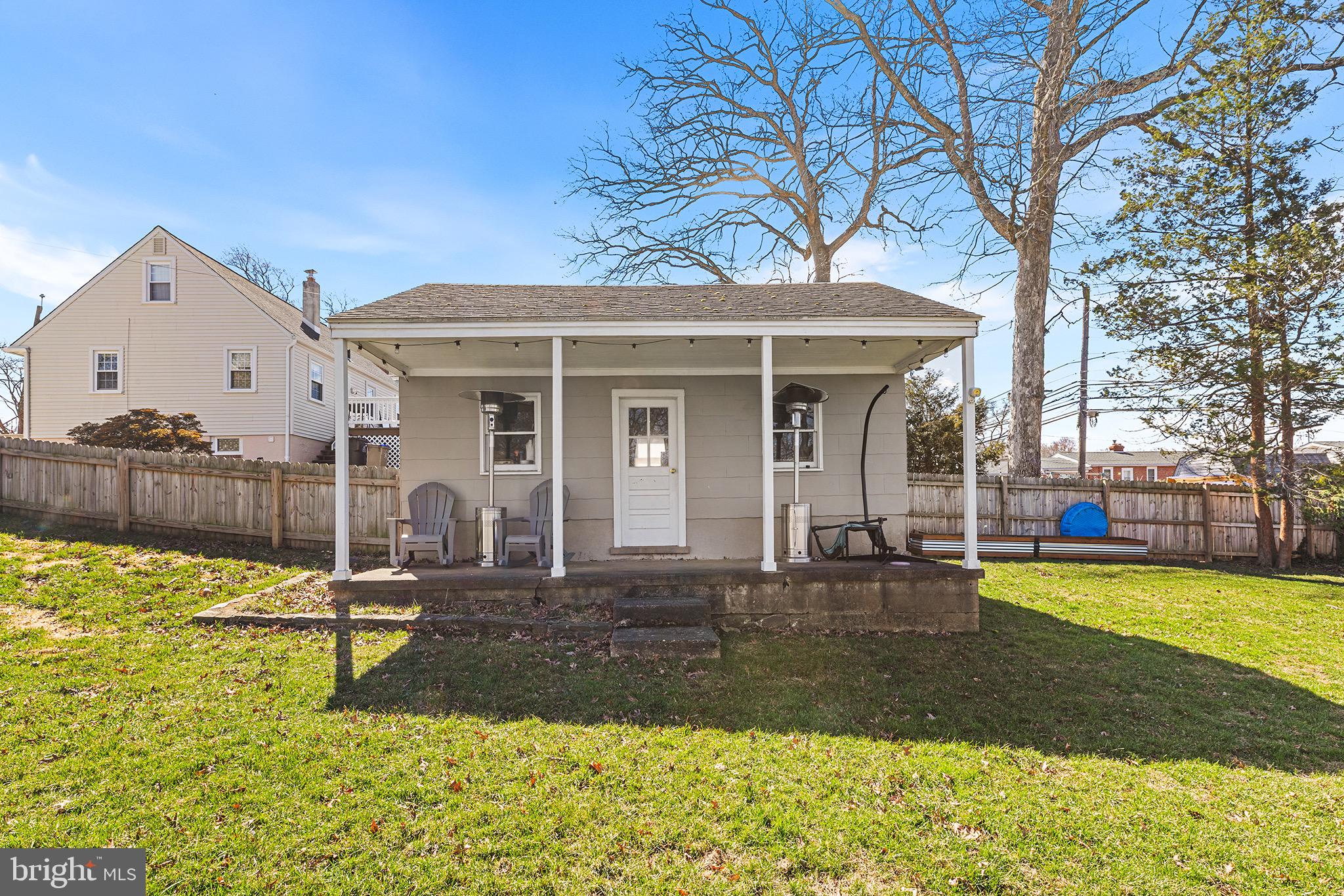 NEWTOWN SQ - Residential