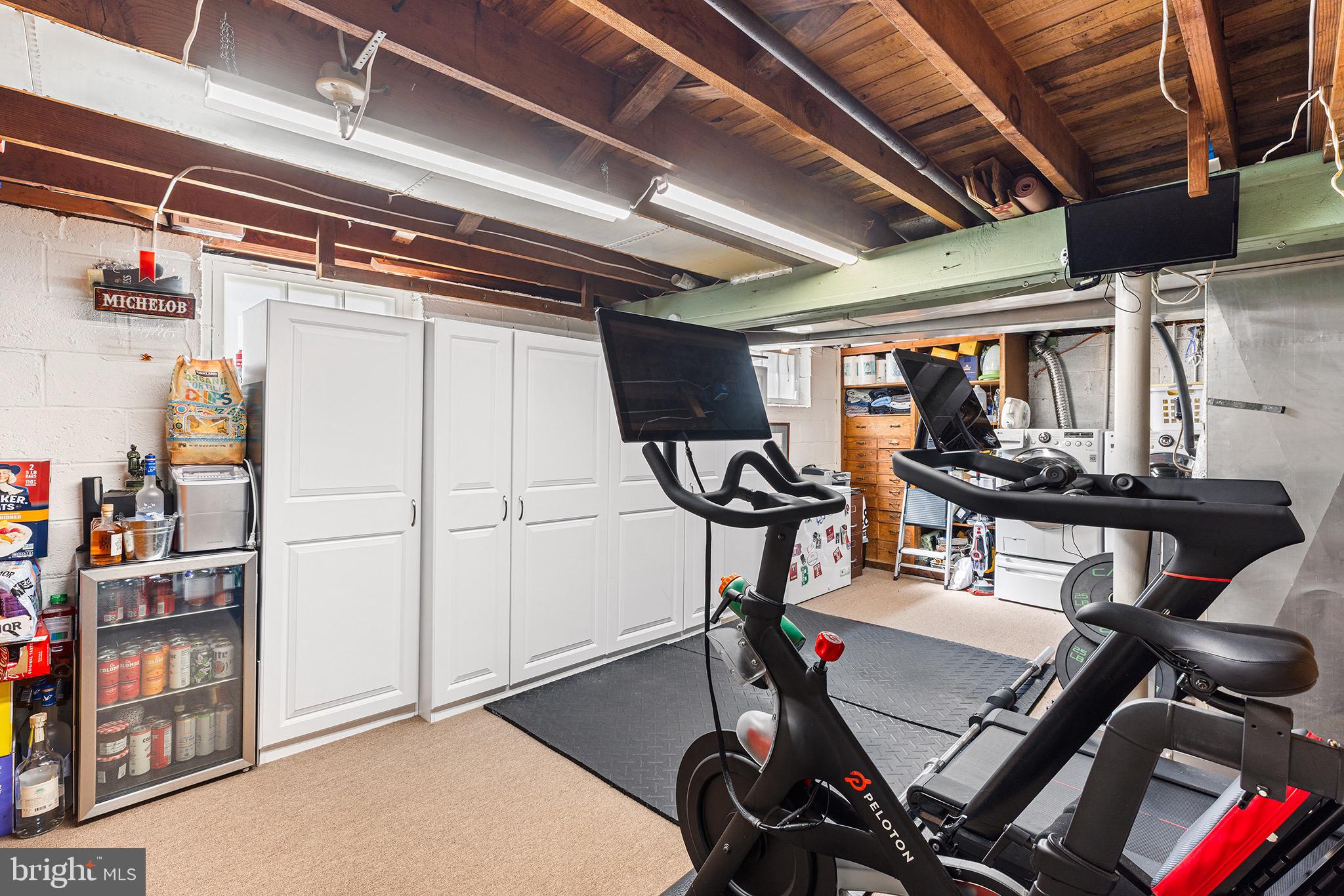 NEWTOWN SQ - Residential