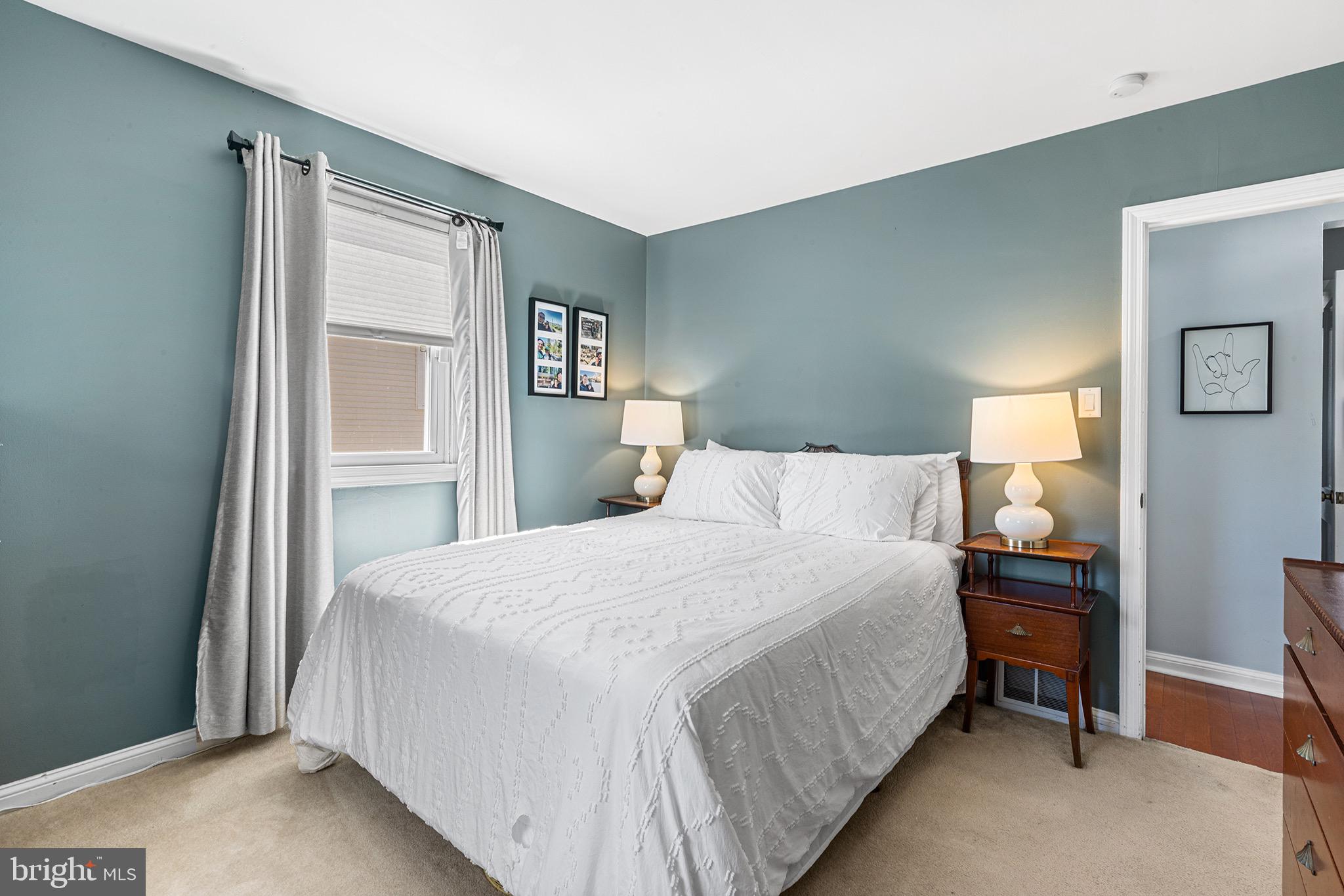 NEWTOWN SQ - Residential