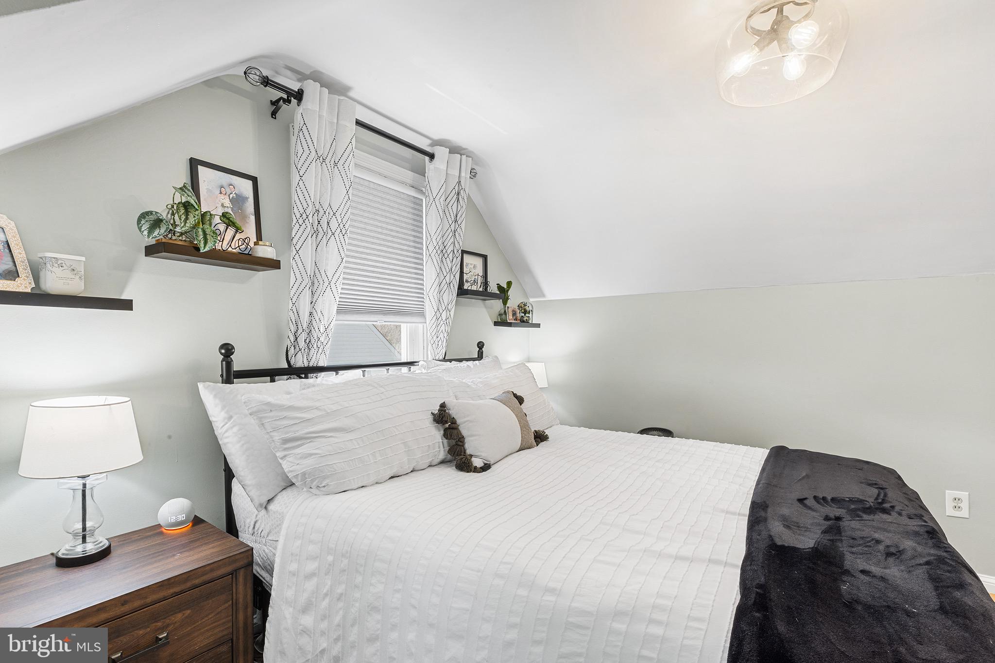 NEWTOWN SQ - Residential