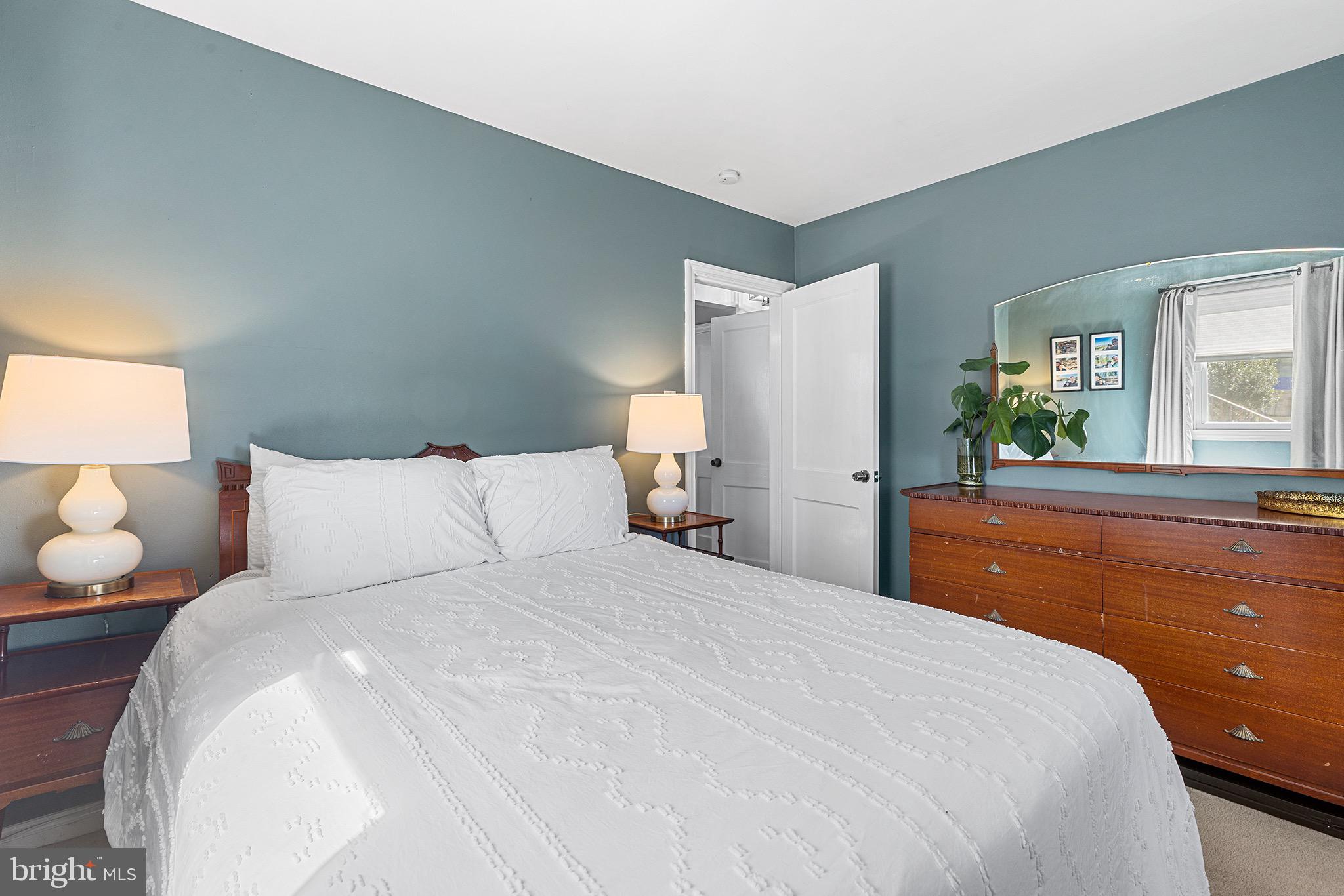 NEWTOWN SQ - Residential