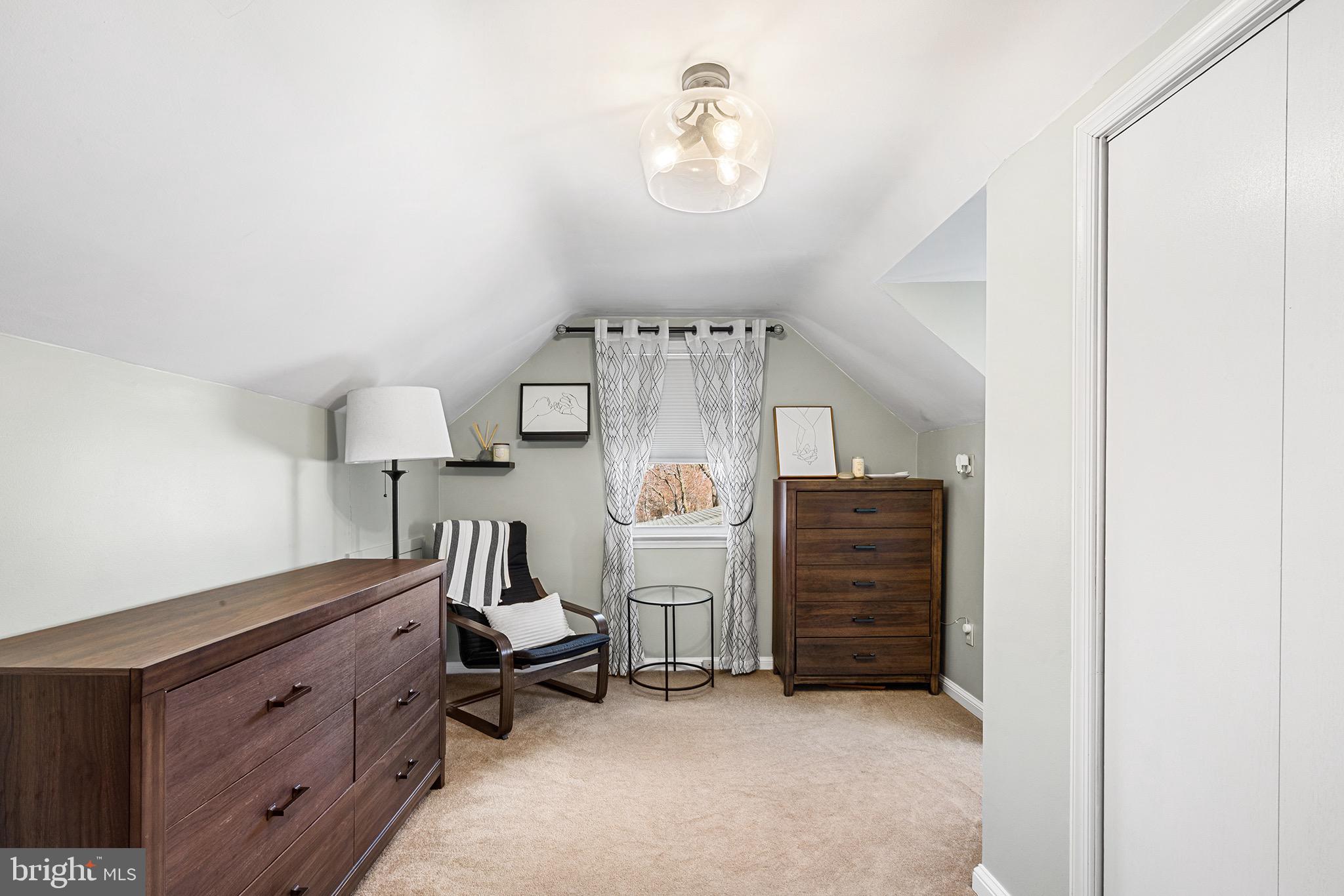 NEWTOWN SQ - Residential