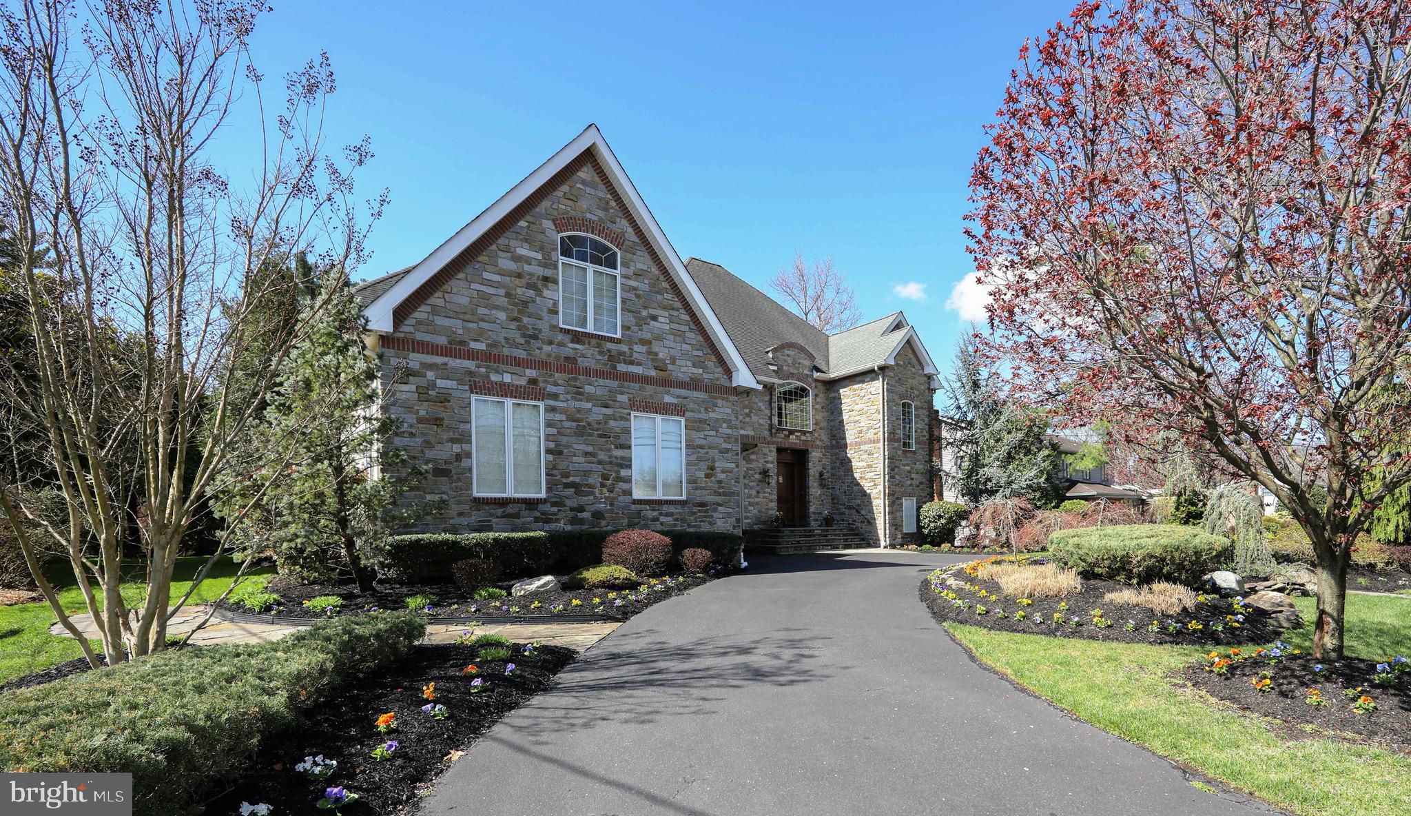 1747 COUNTRY CLUB DRIVE