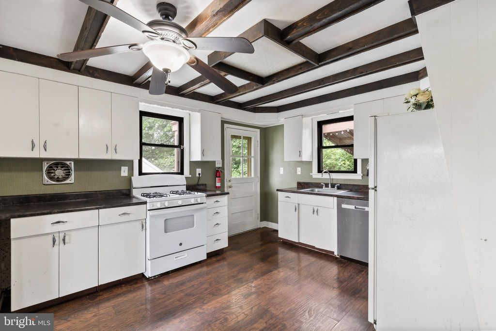 Photo of 559 Belmont Street, POTTSTOWN, PA 19464 (MLS # PAMC2149284)