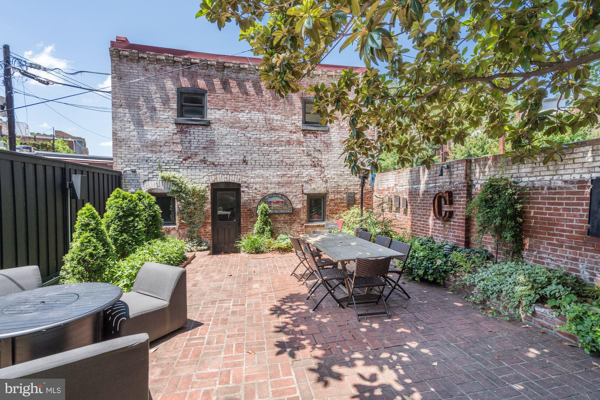 LOGAN CIRCLE - Residential
