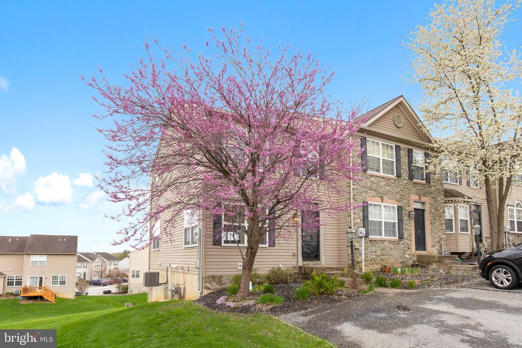 Photo of 199 Knollwood Road, MILLERSVILLE, PA 17551 (MLS # PALA2068188)