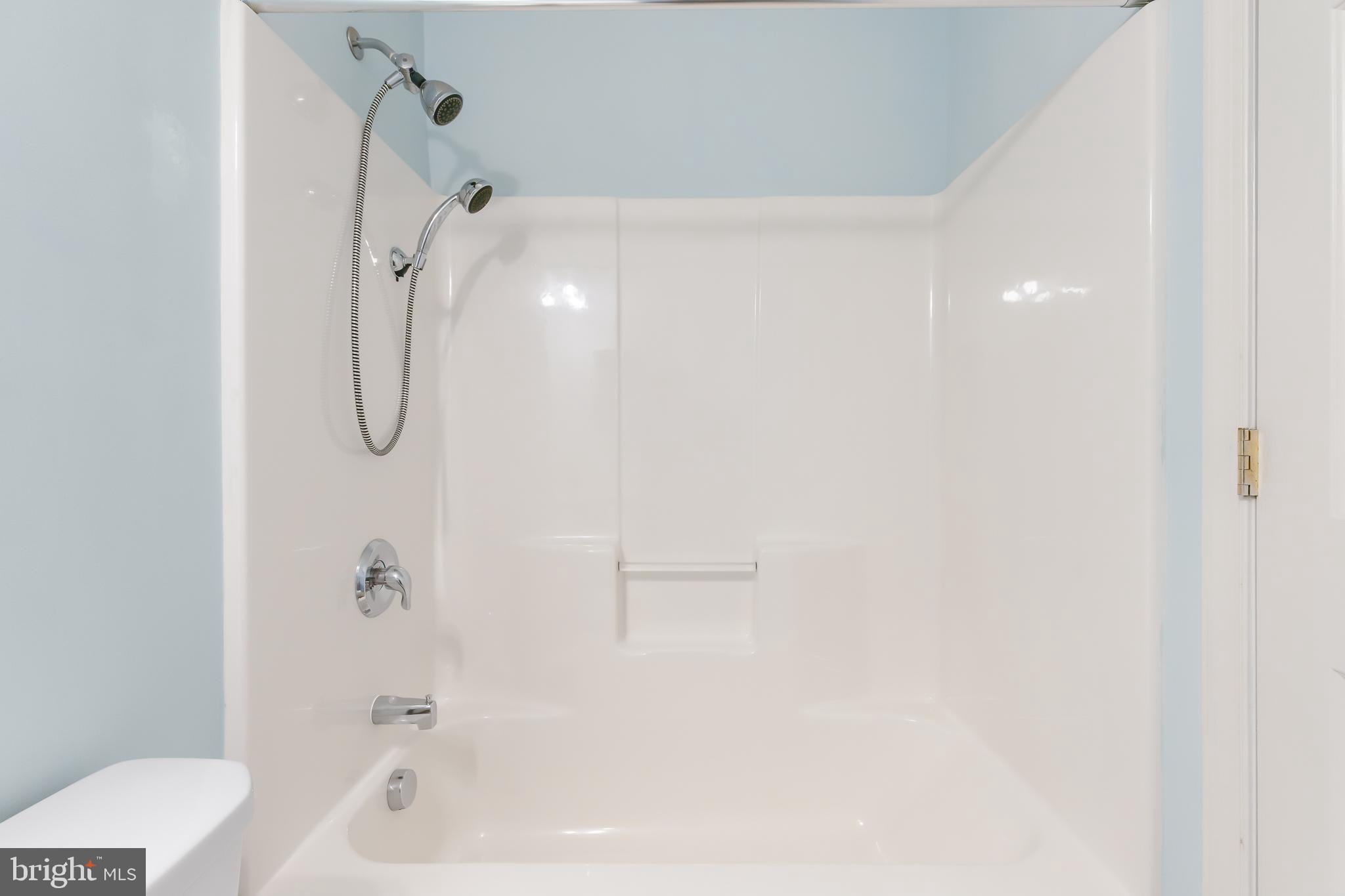 MANOR OAKS - Residential