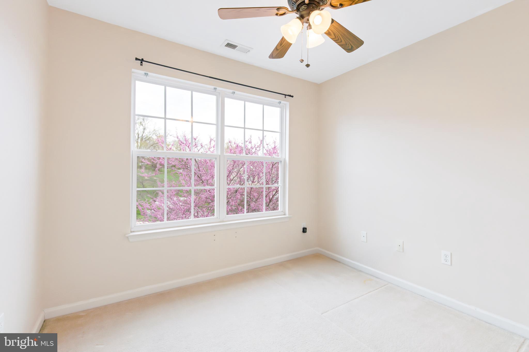 MANOR OAKS - Residential