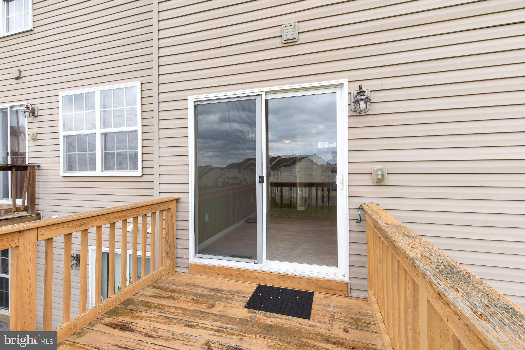 MANOR OAKS - Residential