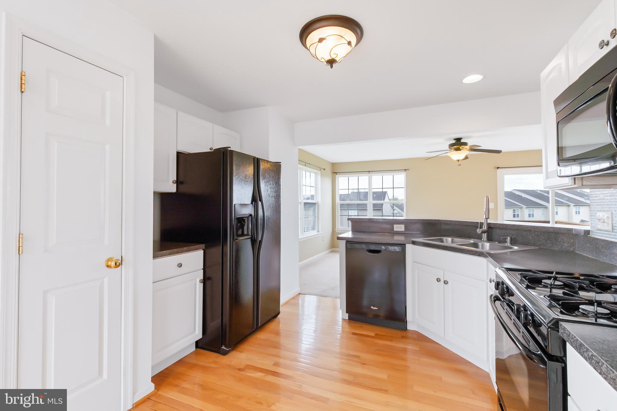 MANOR OAKS - Residential