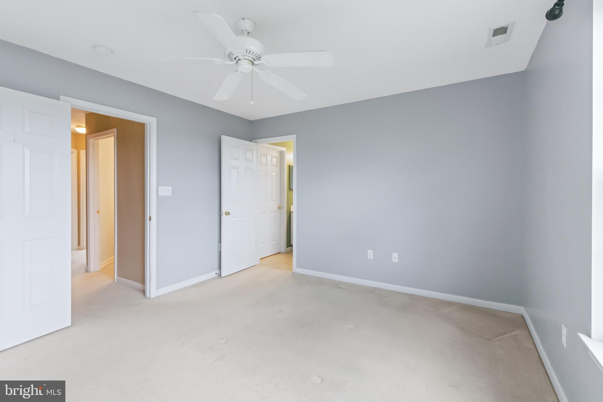 MANOR OAKS - Residential