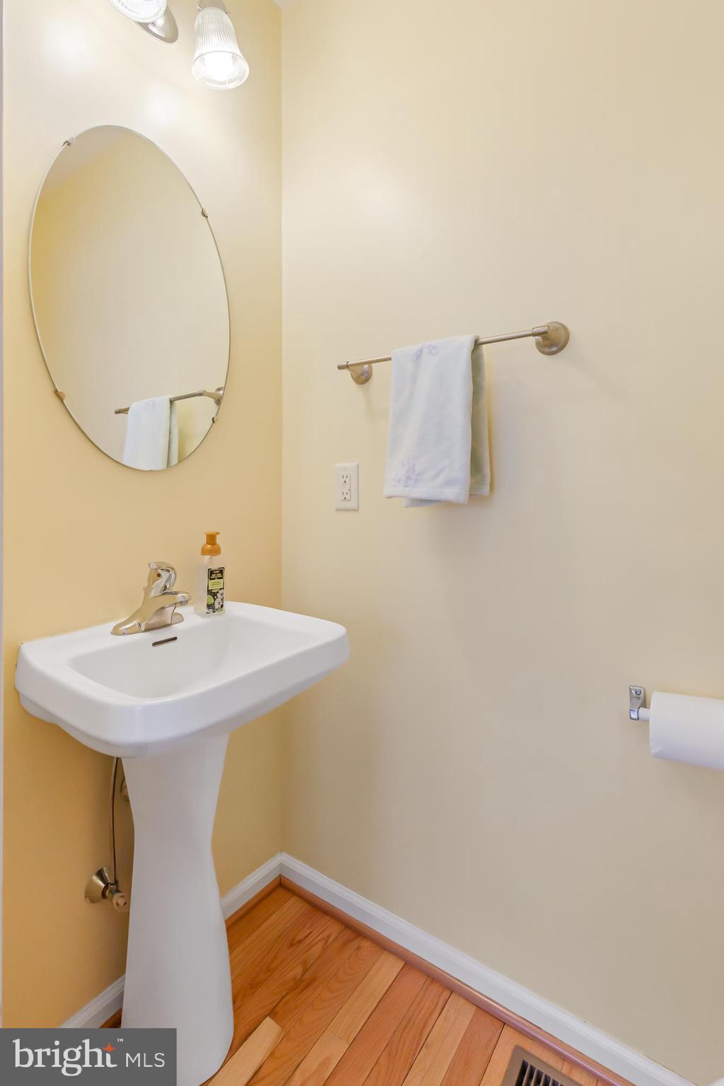 MANOR OAKS - Residential