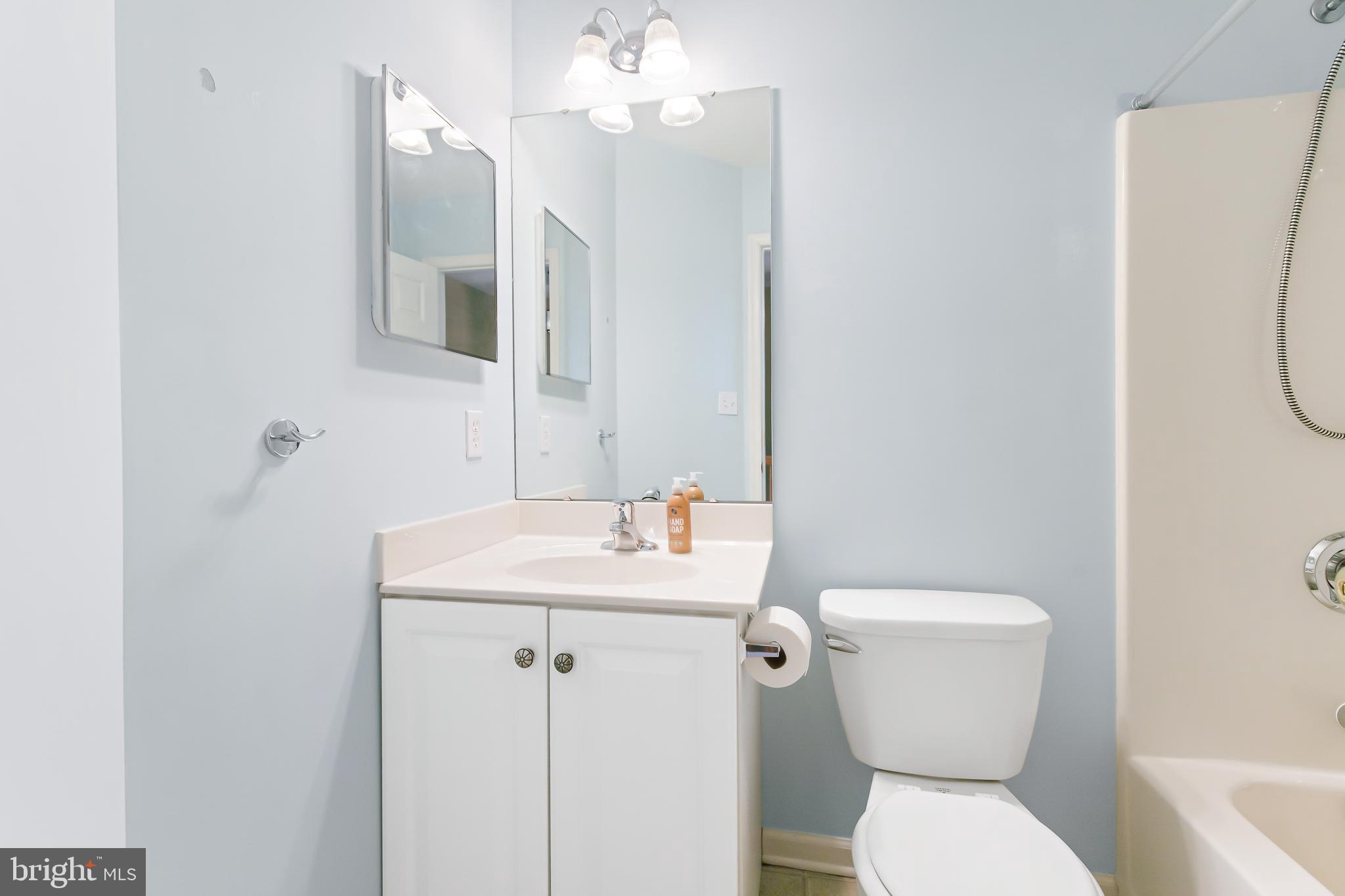 MANOR OAKS - Residential