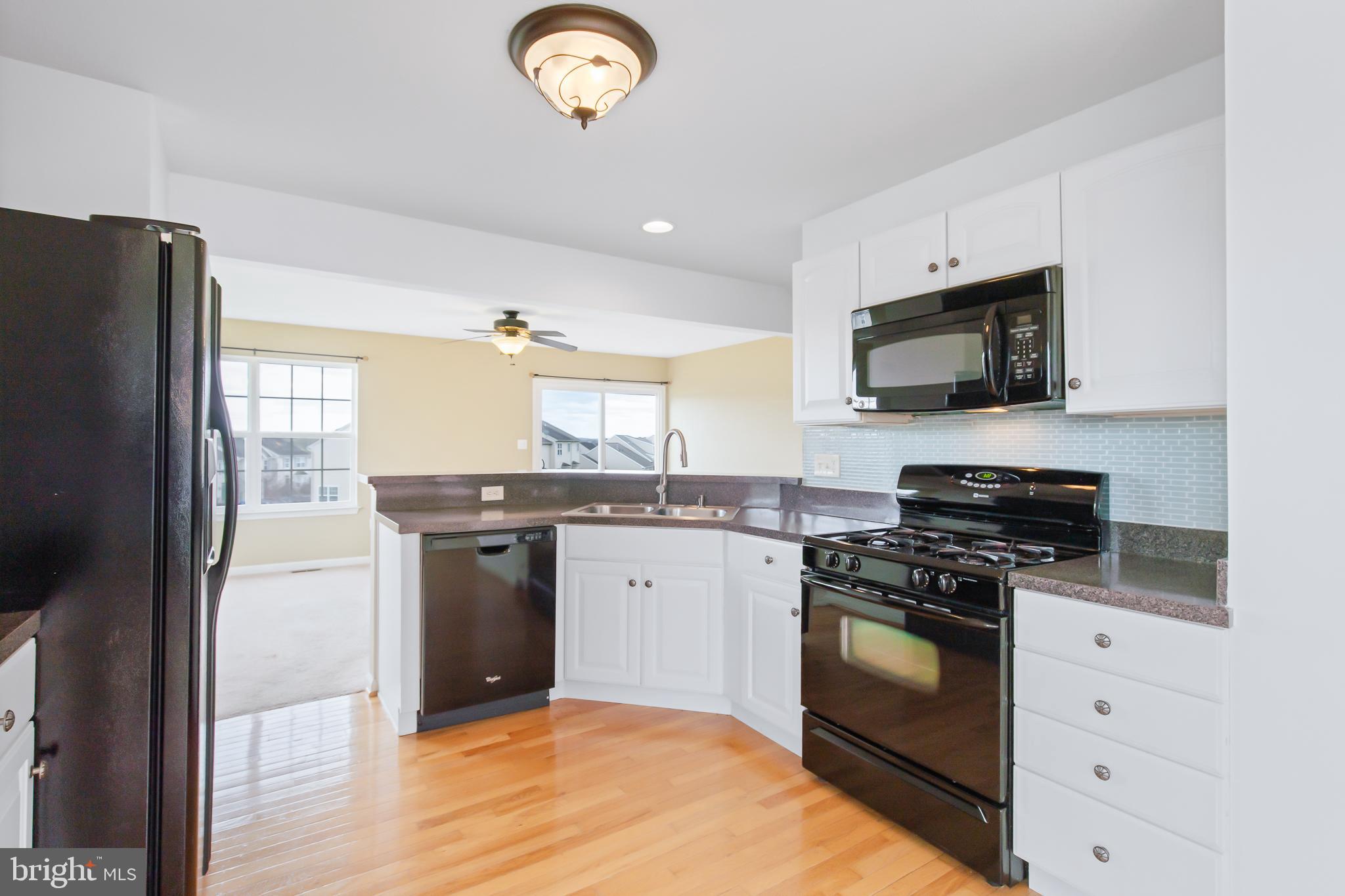 MANOR OAKS - Residential