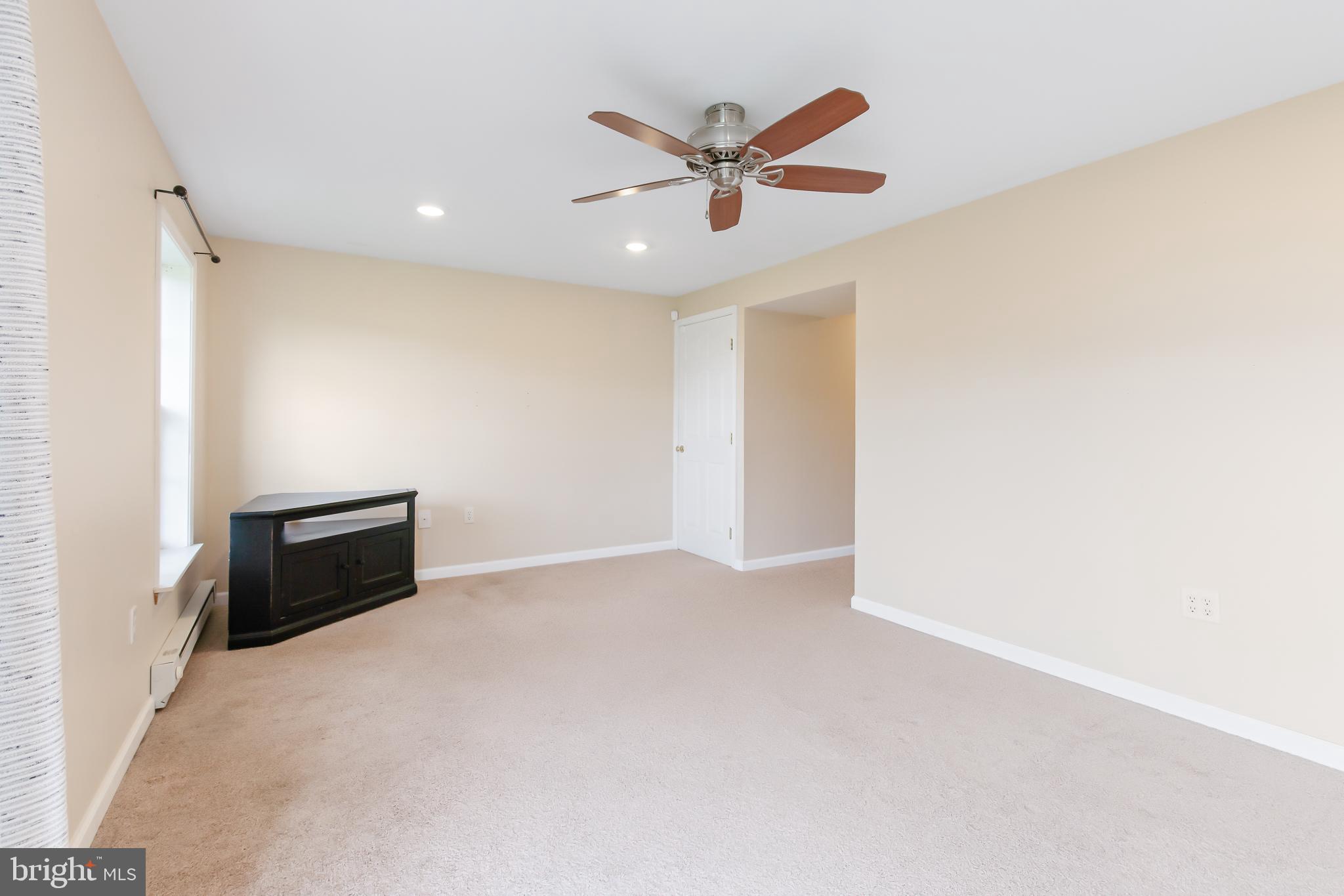 MANOR OAKS - Residential