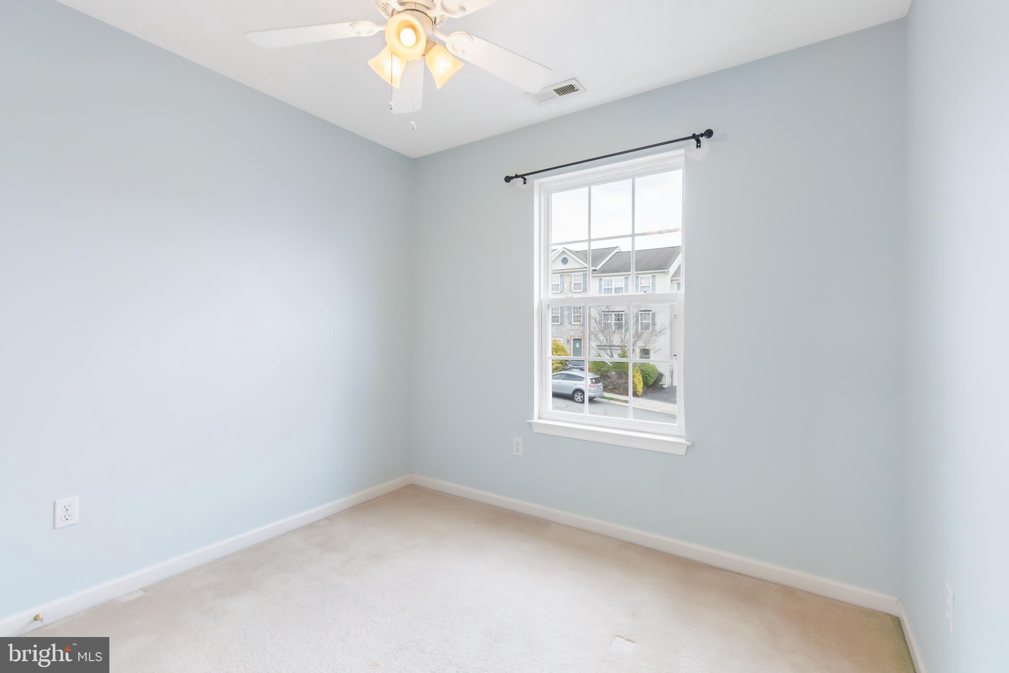 MANOR OAKS - Residential