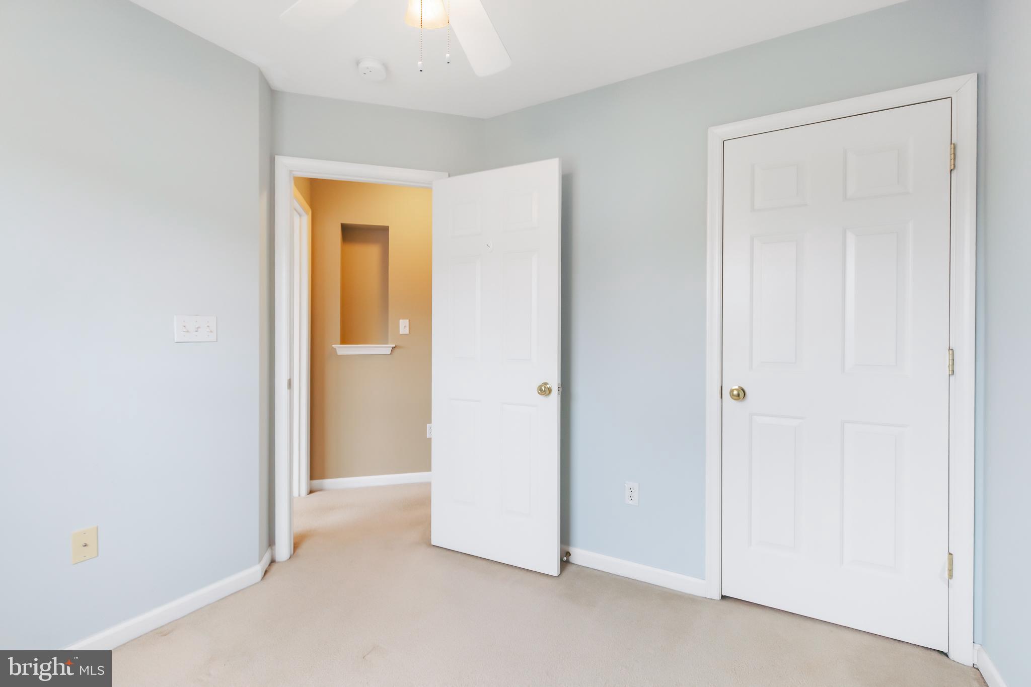 MANOR OAKS - Residential