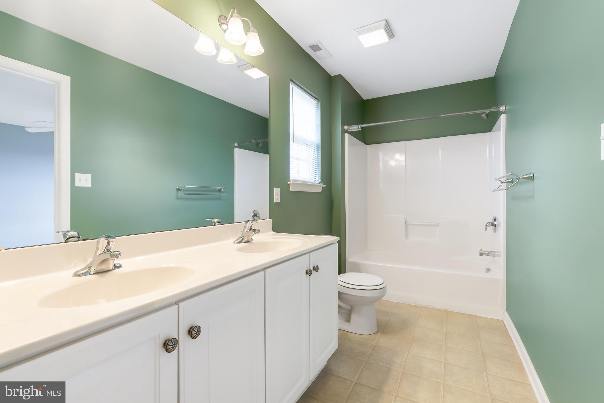 MANOR OAKS - Residential